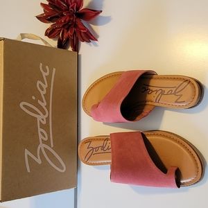 ZODIAC Giada Leather Toe Loop Sandal